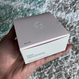 Glossier Wowder Weightless Finishing Powder G8-G10